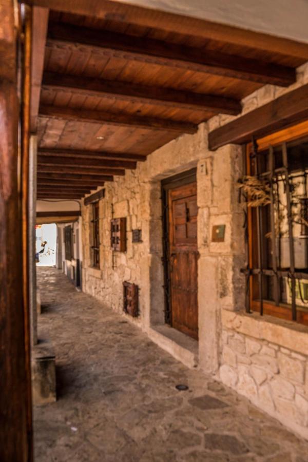 Готель El Soportal De Uceda Екстер'єр фото
