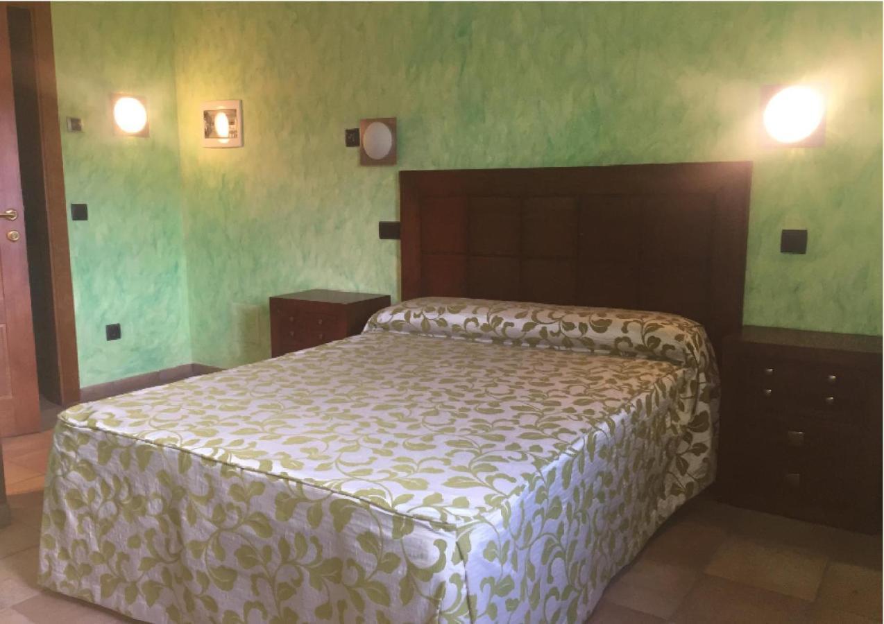 Готель El Soportal De Uceda Екстер'єр фото
